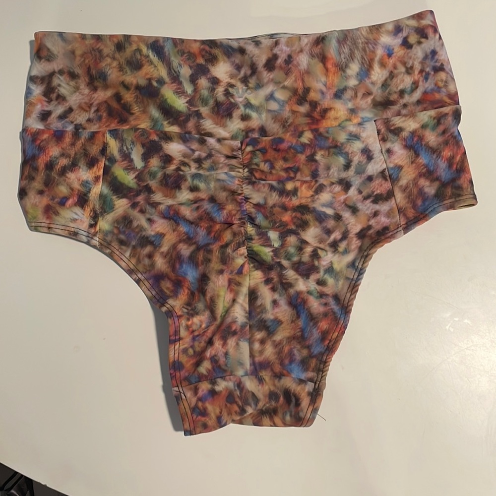 Vekker pole bottoms